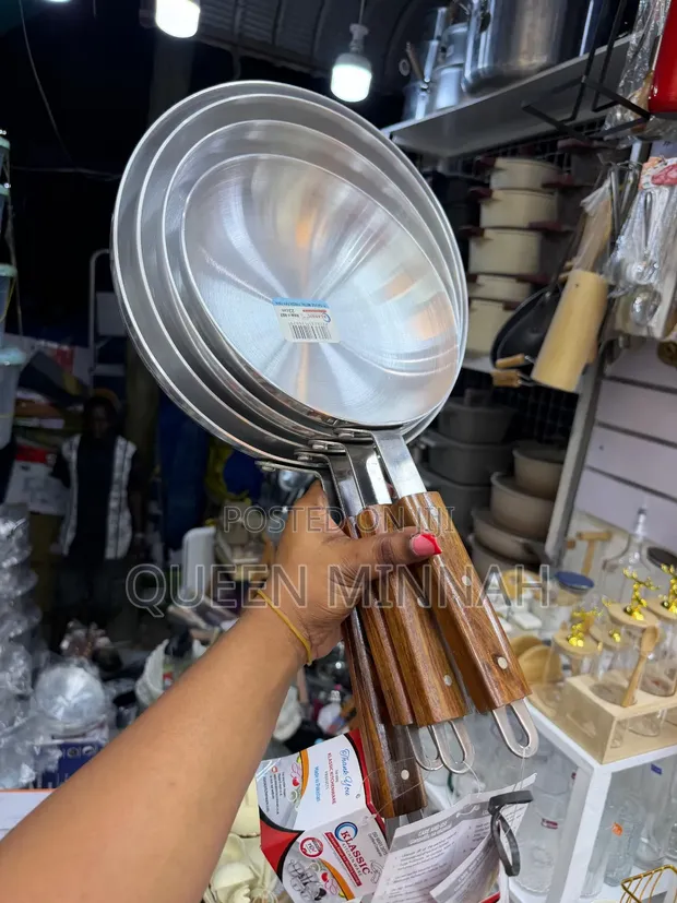 Heavy-Gauge Aluminum Frying Pan Set (24cm) - 1