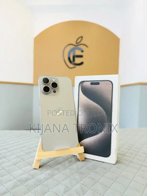 New Apple iPhone 15 Pro Max 256GB Silver - 1