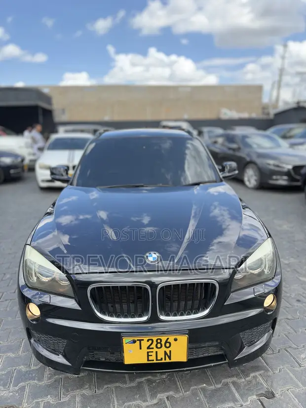 BMW X1 2010 Black - 1