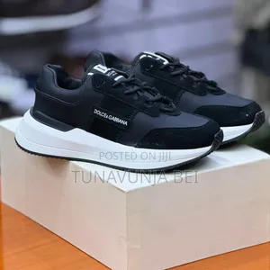 Dolce & Gabbana Sneakers - Mpya Kabisa
