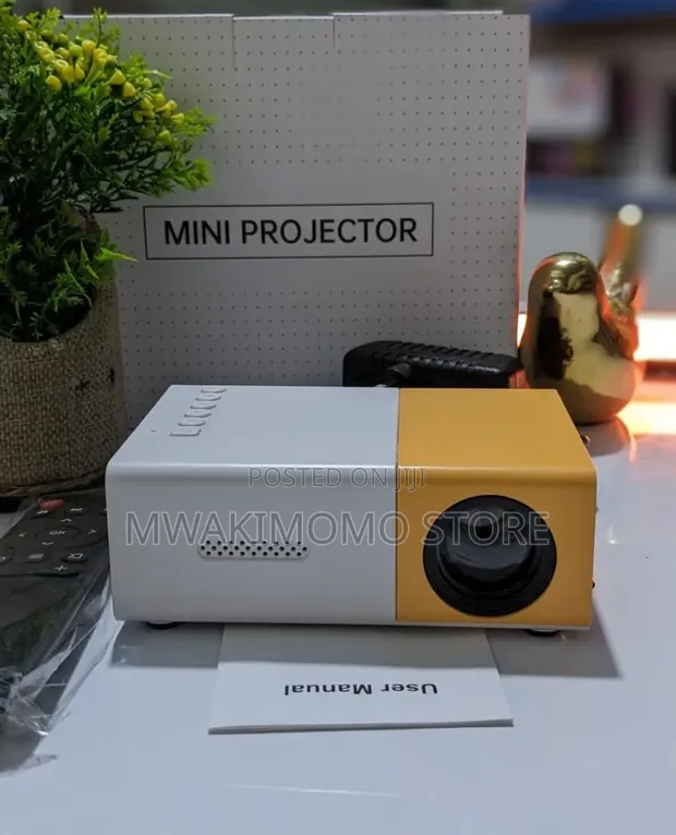 YG-300 Portable LCD Mini Projector - 1