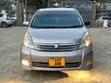 Toyota Isis 2009 Silver - 3