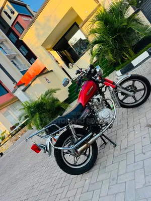 UM Carmel 125 Dual Sport 2022 Nyeupe