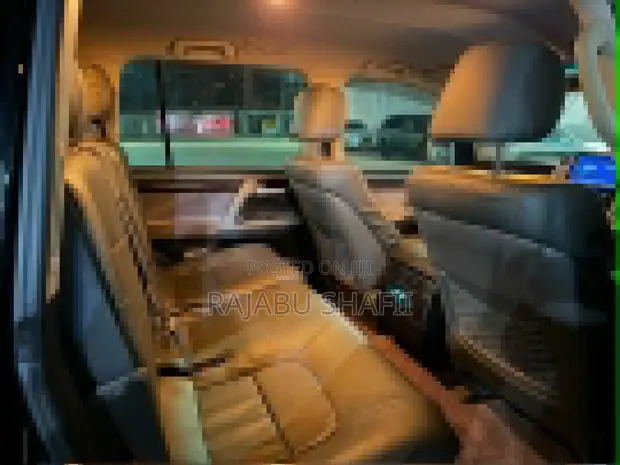 Toyota Land Cruiser V8 2010 Black - 1