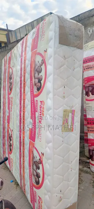Skyline Furniture King Size Spring Mattress - Brand New