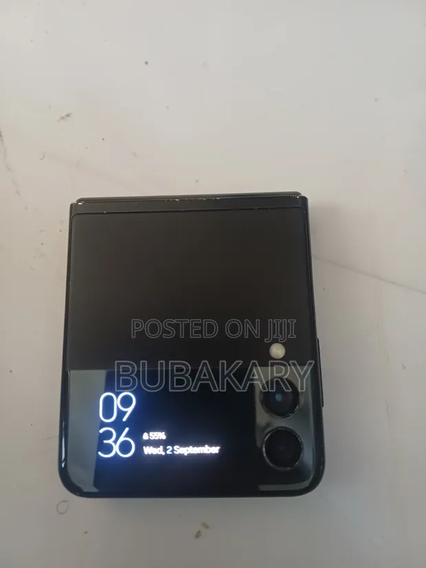 Samsung Galaxy Z Flip 3 256GB Black (Used) - 1