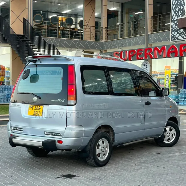 Toyota Noah SR50 1997 - 1