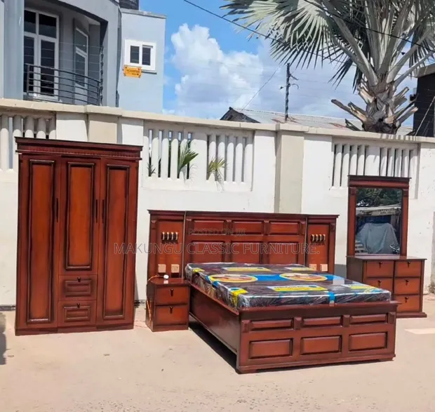 Set ya Samani za Chumbani: Kitanda, Kabati, Dressing Table - 1