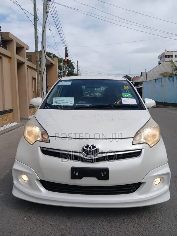 Toyota Ractis 2011 White - 1