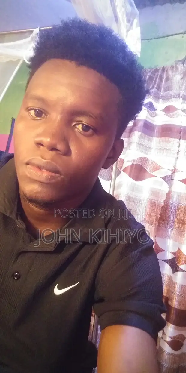 Mtaalamu wa Kazi na Miaka 6 katika Usimamizi wa Taka - 1