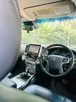 Toyota Land Cruiser V8 2017 Black - 5