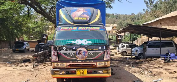 Mitsubishi Canter 3.5 Ton Mini Truck - 1