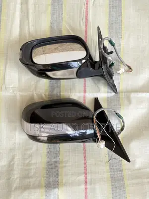 Toyota Crown Side Mirrors with Winkers (Used)