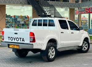 Toyota Hilux 2012 Double Cabin