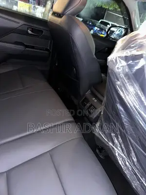 Toyota Hilux Travo Overland Mpya 2026 Gray