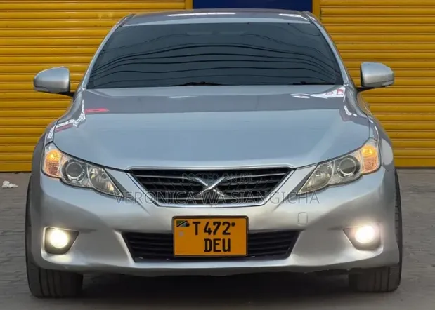Toyota Mark X 2012 Silver - 1