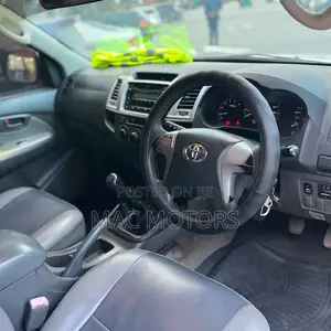 Toyota Hilux 2012 Double Cabin
