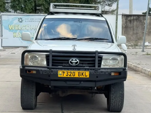 Toyota Land Cruiser Prado 2001 White - 1