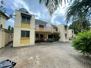 3-Bedroom Villa for Sale in Oyster Bay