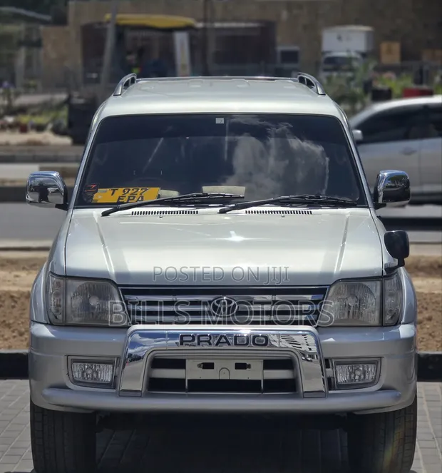 Toyota Land Cruiser Prado 2002 Silver - 1