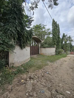 5 Bedroom Unfinished House for Sale in Goba