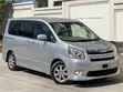 Toyota Noah 2009 White - 2