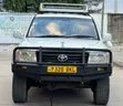 Toyota Land Cruiser 2001 White - 1