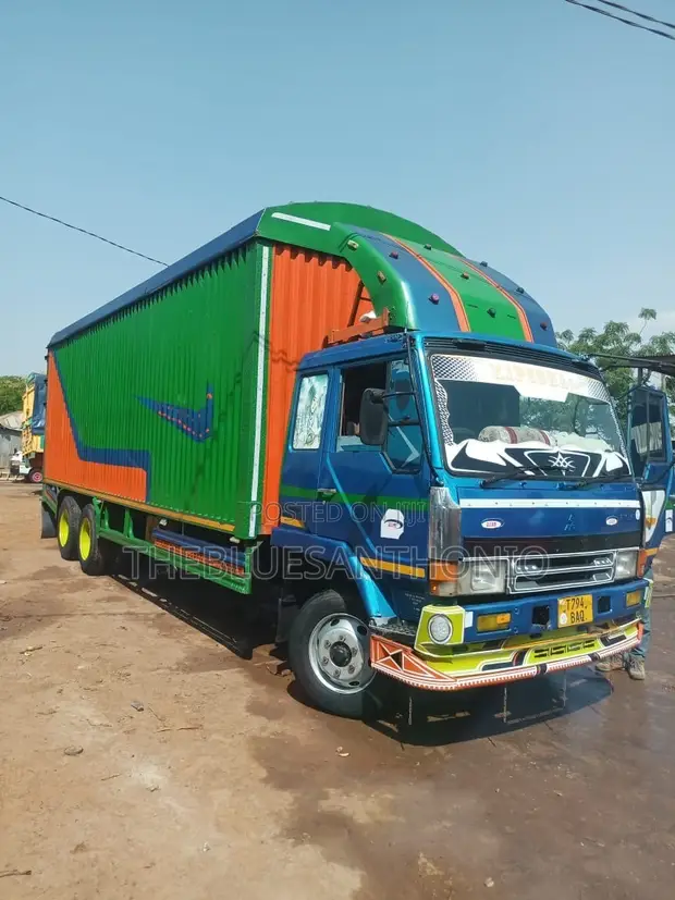 Mitsubishi Fuso Tandem Truck - 1