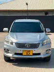 Toyota Vanguard 2012 Silver - 1