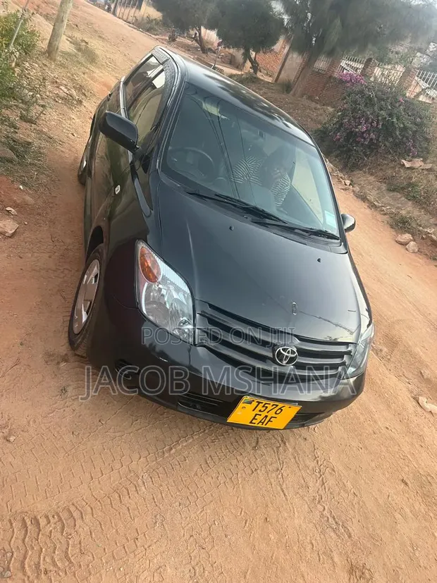 Toyota IST 2006 Black - 1