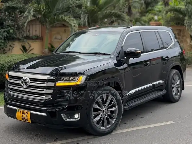 Toyota Land Cruiser 2016 Black - 1