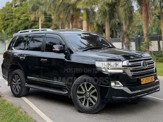 Toyota Land Cruiser 2014 Black - 1