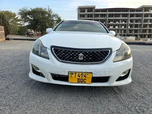 Toyota Crown 2009 - Pearl White