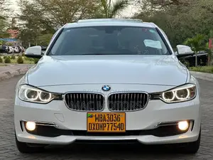 BMW 320d 2012 Nyeupe