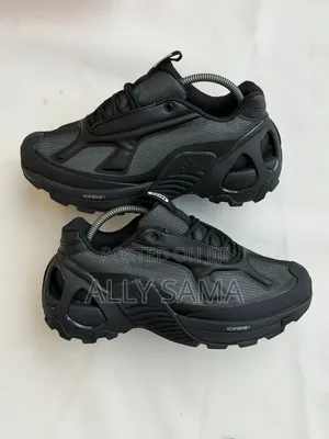 Viatu vya Adidas vya Wanaume - Muundo Mpya