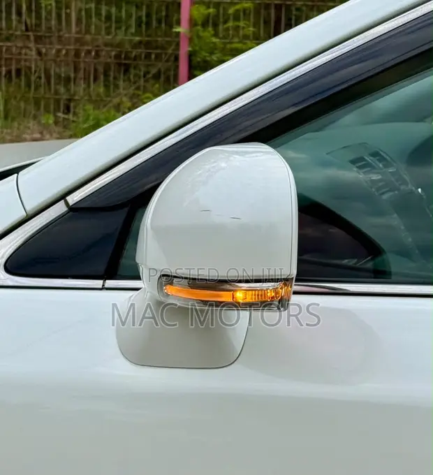 Toyota Crown Athlete 2011 - 1