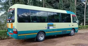 Toyota Coaster 2006 - 29 Seats