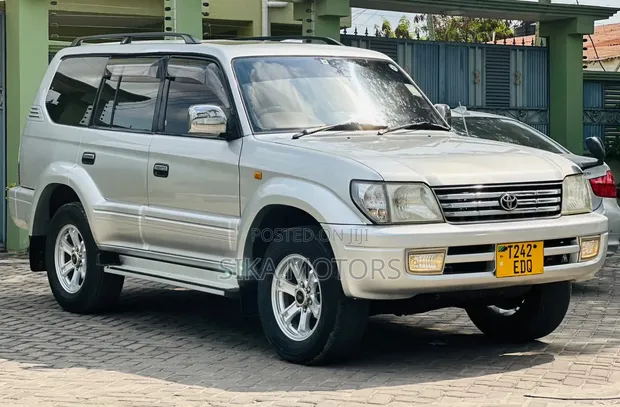 Toyota Land Cruiser Prado 2001 Silver - 1
