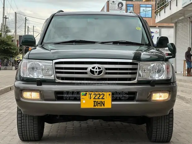 Toyota Land Cruiser VX 2005 Kijani - 1