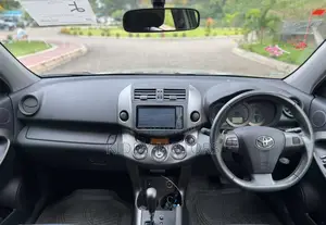 Toyota Harrier 2010 - Dark Green