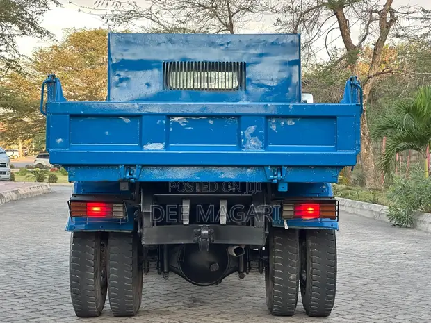 Mitsubishi Canter Tipper Truck - 1