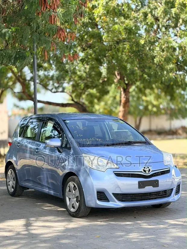 Toyota Ractis 2011 Blue - 1