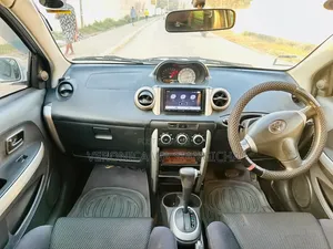 Toyota IST 2004