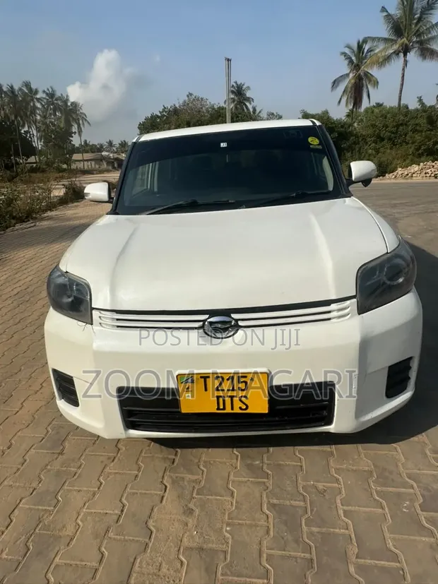Toyota Corolla Rumion 2011 Pearl - 1
