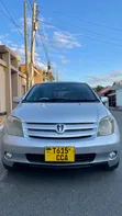 Toyota IST 2004 Silver - 1