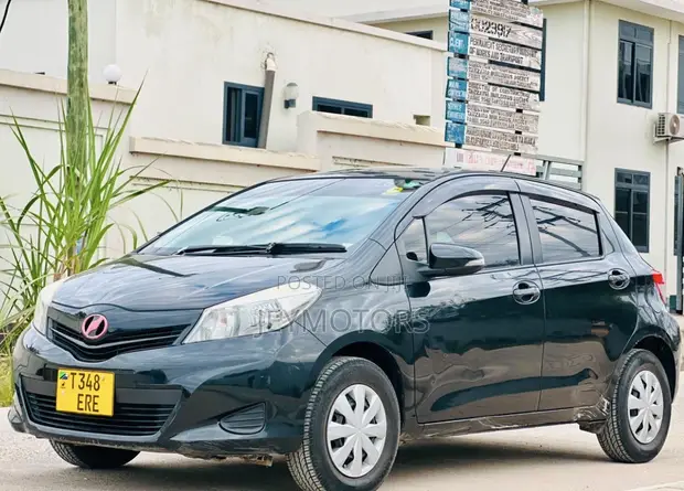 Toyota Vitz 2011 Black - 1