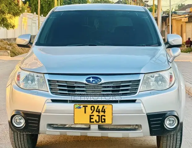 Subaru Forester 2008 Silver - 1