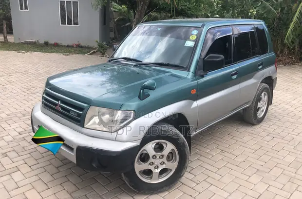 Mitsubishi Pajero IO 2003 Green - 1
