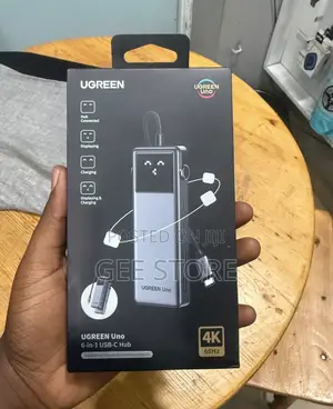UGREEN Uno 6-in-1 USB-C Hub with Robot Display