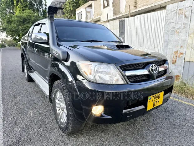 Toyota Hilux 2007 Black - 1